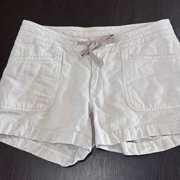 The North Face Khaki Pinstriped Linen Shorts Size 10 Regular - Picture 1 of 13